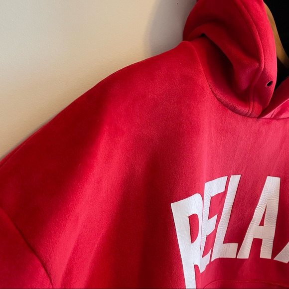 Unique red velvet boxy fit hoodie - Picture 2 of 6